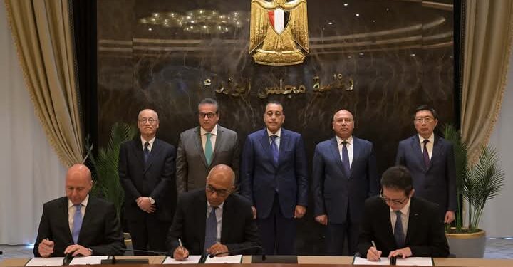 1.4 مليار جنيه استثمارات جديدة في إقتصادية قناة السويس لتوطين تكنولوجيا تصنيع أكياس الدم