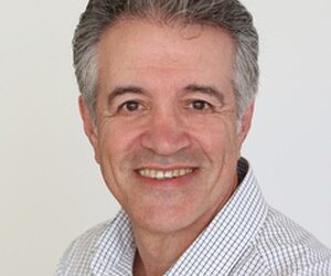 التدخين الإلكتروني بين القيود والتجارة غير المشروعة: هل تؤدي السياسات الصارمة إلى نتائج عكسية؟