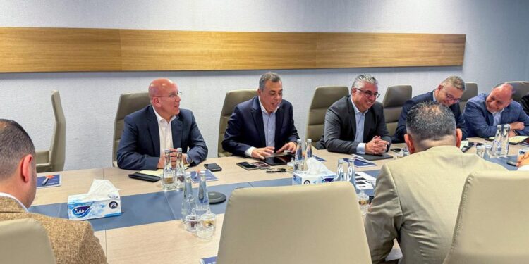 تعزيزًا للتعاون مع موانئ أبو ظبي .. رئيس اقتصادية قناة السويس يزور ميناء خليفة ومدينة KEZAD وشركة Noatum