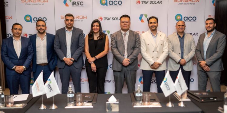 اتفاقية استراتيجية بين ACO وIRSC وعملاقي التكنولوجيا Sungrow وTongwei لتطوير 75 ميجاوات من مشاريع الطاقة الشمسية في مصر