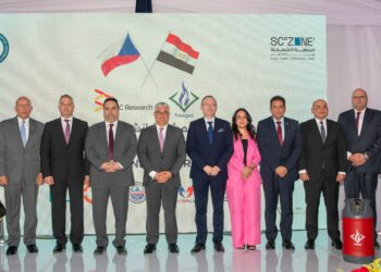 باستثمارات 14 مليون يورو.. رئيس اقتصادية قناة السويس يشهد وضع حجر الأساس لمشروع “تريجاس” في السخنة