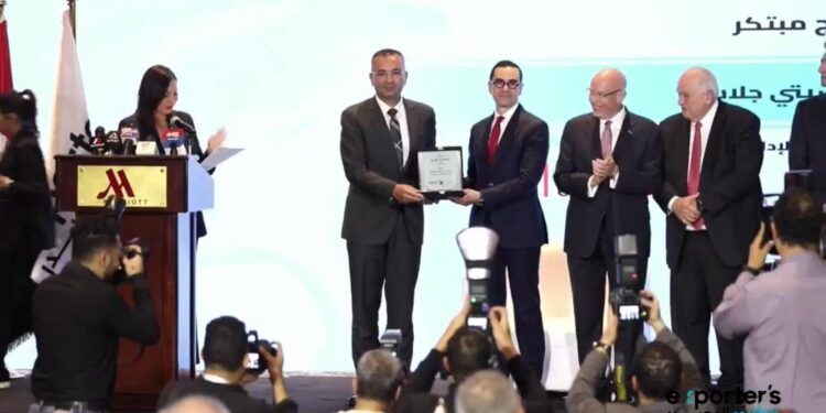 بالصور .. تكريم 3 شركات من أعضاء التصديري للصناعات الكيماوية في يوم المصدر