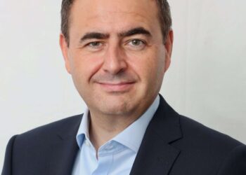 القابضة المصرية الكويتية تحقق نموًا سنويًا في الأرباح المعدلة بنسبة 44% خلال الربع الأول من عام 2025