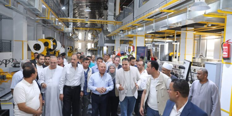 كامل الوزير يفتتح أول مصنع في الشرق الأوسط لإنتاج كباسات التبريد بسوهاج”