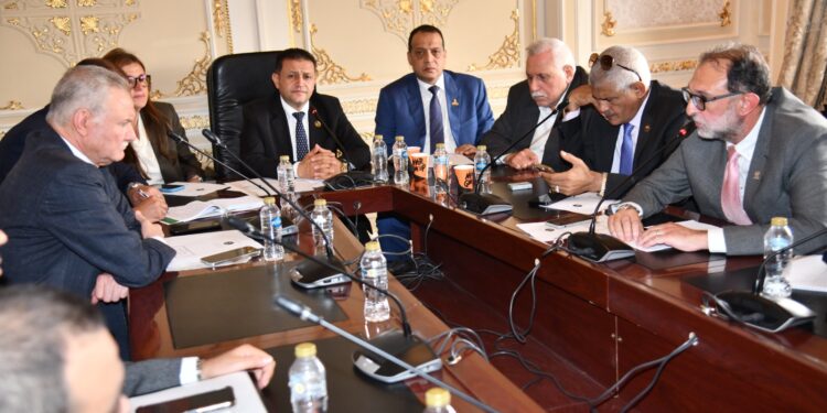 “صناعة النواب” تبحث تعديلات قانون سلامة الغذاء .. أبو الوفا : نموذج رقابي حديث برؤية رئاسية لحماية المستهلك وتعزيز الصادرات