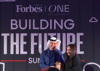 قمة “فوربس الشرق الأوسط” في أبوظبي: منصة عالمية لإعادة تصور المدن الذكية والاستدامة الحضرية