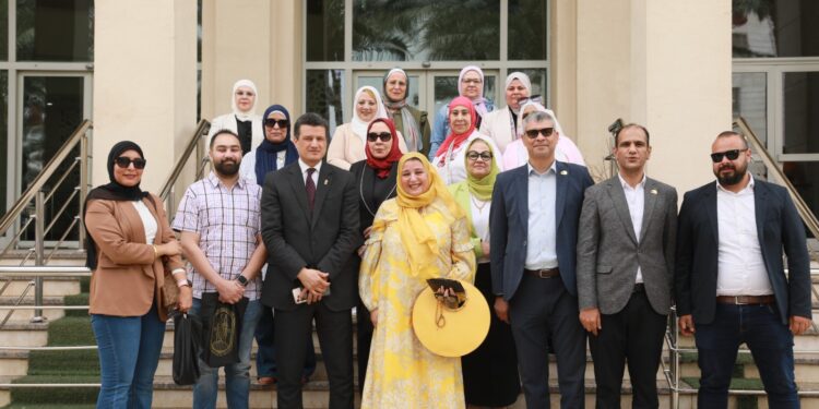 المجلس العربي لسيدات الأعمال في زيارة لمركز الأزهر العالمي للفتوى الإلكترونية لبحث التعاون المجتمعي والدعوي