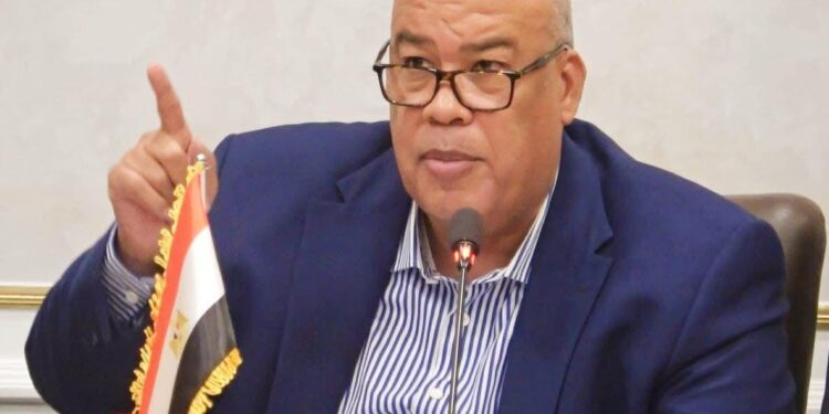 أيمن العشري: استئناف ضخ الغاز للمصانع يعيد التوازن للإنتاج ويُنشّط السوق المحلي