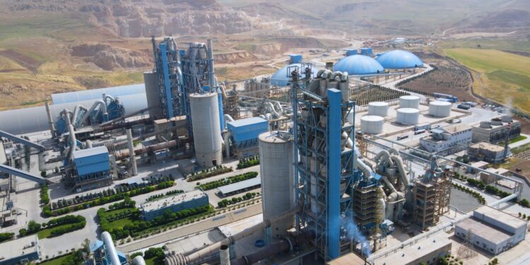 البترول توقف إمدادات الغاز لبعض الأنشطة الصناعية وسط التوترات الإقليمية