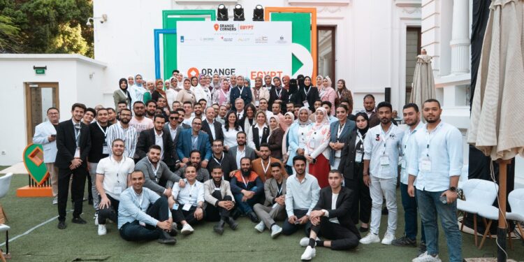بالصور .. أورنج كورنرز مصر تُمكّن 100 شركة ناشئة في الزراعة والتقنية والتعليم