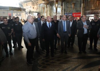 تفاصيل جولة وزير النقل بمحطة مصر وتوجيهات عاجلة لتحسين السكة الحديد