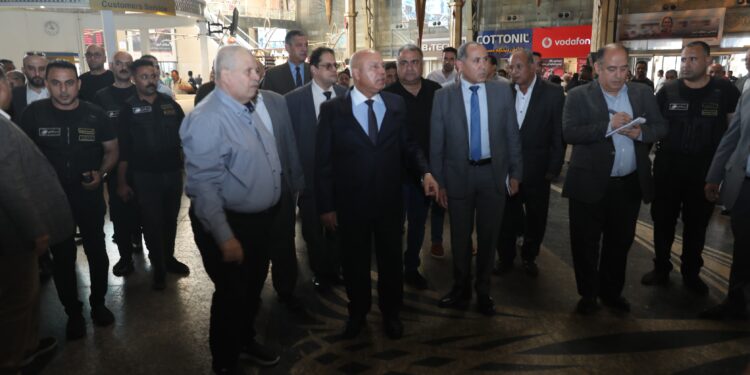 تفاصيل جولة وزير النقل بمحطة مصر وتوجيهات عاجلة لتحسين السكة الحديد