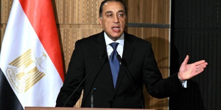 رئيس الوزراء: تسليم أول مفاعل نووي في 2028 وتوجيه رئاسي بسرعة سداد مستحقات الشركاء الأجانب بقطاع البترول