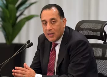 رئيس الوزراء يتابع تنفيذ مشروع تطوير صناعة الغزل والنسيج مع وزير قطاع الأعمال