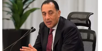 رئيس الوزراء يتابع تنفيذ مشروع تطوير صناعة الغزل والنسيج مع وزير قطاع الأعمال