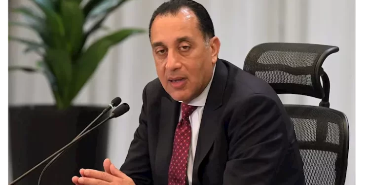 رئيس الوزراء يتابع تنفيذ مشروع تطوير صناعة الغزل والنسيج مع وزير قطاع الأعمال