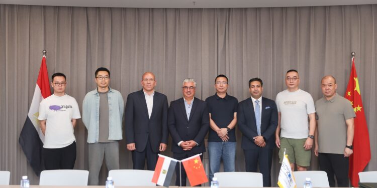 وليد جمال الدين يوقع 3 عقود صناعية بالصين باستثمارات تتجاوز 52 مليون دولار