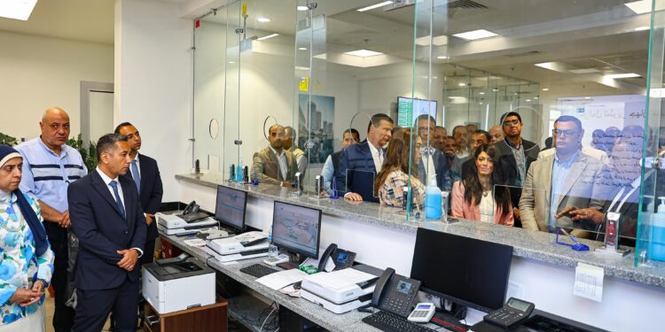 وزراء الحكومة يفتتحون المركز التكنولوجي لخدمة المواطنين والمستثمرين بمدينة العلمين الجديدة