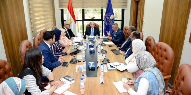 رئيس هيئة الدواء المصرية يبحث مع شركة الأندلس سبل دعم التصنيع المحلي والتغلب على التحديات