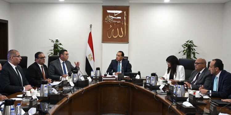 رئيس الوزراء يتابع تسليم وحدات الموظفين المنتقلين للعاصمة الإدارية: آلاف الوحدات جاهزة وخدمات متكاملة