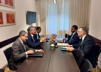 وزير البترول يبحث مع "توتال إنرجيز" الفرنسية زيادة الإنتاج وفرص التوسع في البحر المتوسط