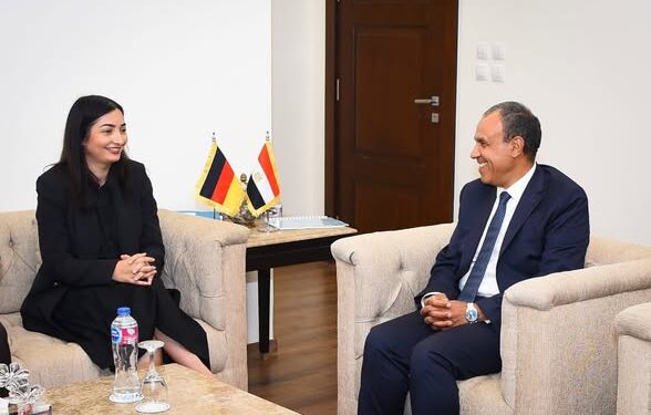 وزير الخارجية والهجرة يبحث مع وزيرة التعاون الألمانية سبل دعم التنمية والشراكة الاستراتيجية