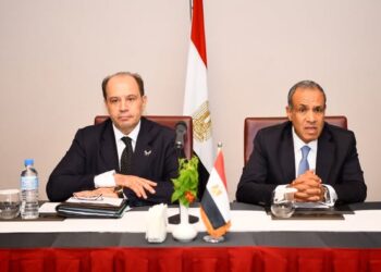 وزير الخارجية والهجرة يلتقي بالجالية المصرية في النيجر ويؤكد حرص الدولة على رعاية المصريين بالخارج