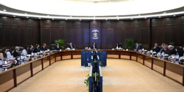 مجلس الوزراء: خطة شاملة لتغطية الالتزامات المالية بالدولار.. ومواصلة برنامج الطروحات الحكومية