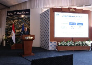 قناة السويس تسجل عبور 1.1 مليون سفينة منذ التأميم.. وتطلق أسطول دعم جديد