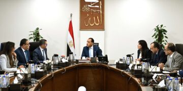 مدبولي يتابع تطوير منظومة الإفراج الجمركي ويستعرض نتائج زيارة وزير الاستثمار إلى اليابان