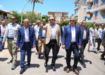 وزير قطاع الأعمال ومحافظ الإسكندرية يبحثان تطوير منطقة المعمورة وتعظيم الاستفادة من أصولها