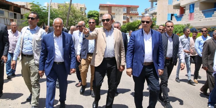 وزير قطاع الأعمال ومحافظ الإسكندرية يبحثان تطوير منطقة المعمورة وتعظيم الاستفادة من أصولها