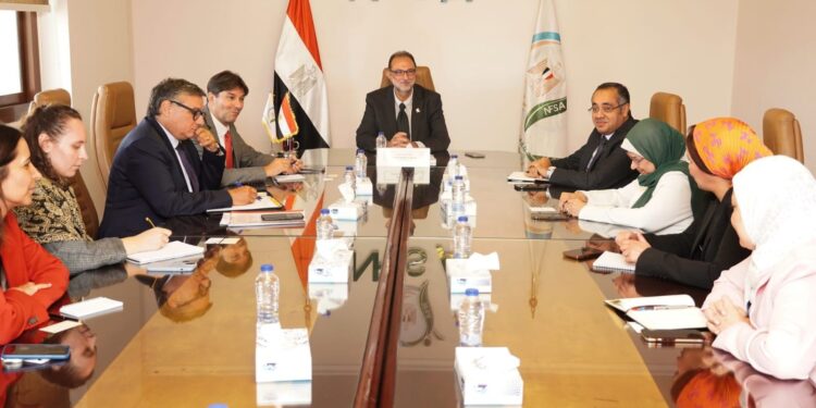 "سلامة الغذاء" تبحث تعزيز التعاون الفني مع البعثة الاقتصادية الفرنسية بالقاهرة