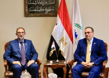 “التنظيم والإدارة” و”سلامة الغذاء” يبحثان آليات دعم الموارد البشرية وتعزيز الكفاءات