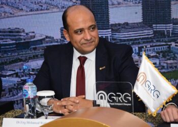 «محمد وافي»: قرار «المركزي» بمدّ ساعات عمل البنوك داخل المولات ينعش حركة التسوق