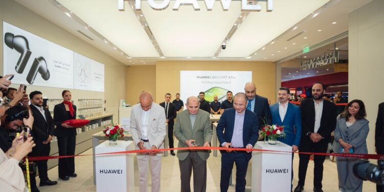 هواوي تفتتح أول متجر HUAWEI Experience Store في مصر بمول سيتي ستارز