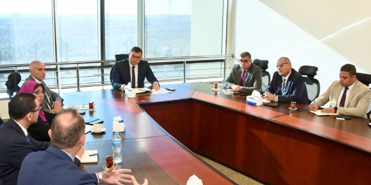 وزير الإسكان يبحث مع المدير الإقليمي لـ”سيتي سكيب” التحضيرات النهائية لانعقاد المعرض في سبتمبر المقبل