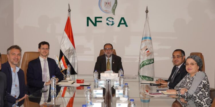 رئيس “سلامة الغذاء” يبحث مع المستشار التجاري النمساوي التعاون في تنظيم تداول مشروبات الطاقة