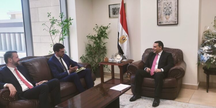 التمثيل التجاري يبحث ترتيبات اللجنة الاقتصادية المصرية الألمانية والقمة السنوية مع ولاية شمال الراين