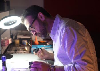 Mahmood Qannati Obtains Two Global Certifications in Swiss Horology