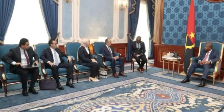 رئيس أنجولا يستقبل وفد "المقاولون العرب" لبحث فرص التعاون في مشروعات التنمية