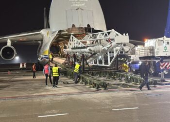 مصر للطيران للشحن الجوي تستقبل طائرتي "أنتونوف" عملاقتين لنقل أذرع شحن استراتيجية لقطاع الطاقة