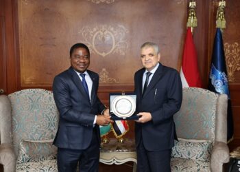 أسامة ربيع يبحث التعاون مع السفير الإيفواري في تطوير الموانئ والتدريب البحري