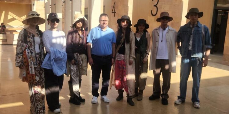 وزارة السياحة والآثار: وفود إعلامية من أمريكا وبريطانيا تزور مصر وبرنامج صيني شهير يصوّر حلقاته في مواقع أثرية وسياحية