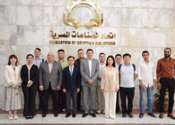 غرفتا" الملابس الجاهزة" و"الصناعات النسيجية" تستقبلان وفدا صينيا لبحث فرص الاستثمار في مصر
