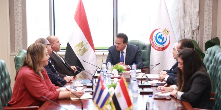 مصر وكوبا تبحثان شراكات استراتيجية جديدة في الصناعات الدوائية والتكنولوجيا الحيوية
