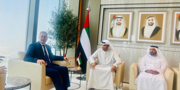 وزير البترول يبحث تعزيز التعاون مع الإمارات ويستعرض فرص الاستثمار في البحر المتوسط