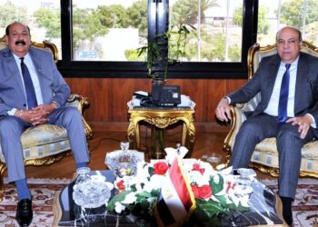 "الطيران المدني" يبحث تدشين خط مباشر إلى لوس أنجلوس لدعم الجالية المصرية بأمريكا