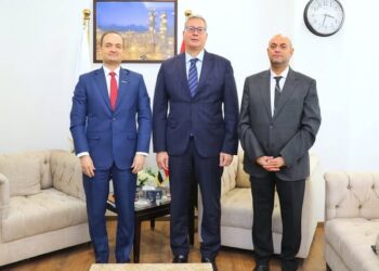 وزير البترول يلتقي قيادات "أباتشي" و"خالدة" لبحث خطط التوسع في الصحراء الغربية