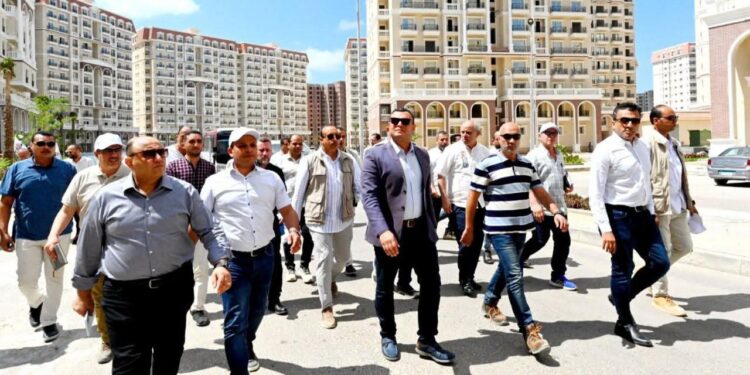 وزير الإسكان يتفقد مشروع “صواري” بالإسكندرية ويوجّه بسرعة استكمال الأعمال قبل تسليم الوحدات